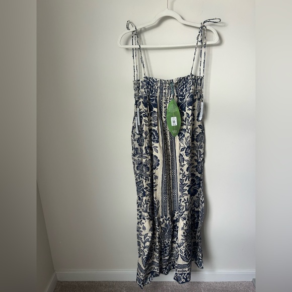 FARM Rio Dresses & Skirts - Blue Floral cream tie strap Beaded Midi dress